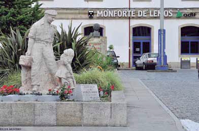 Monumento al ferroviario en Monforte de Lemos