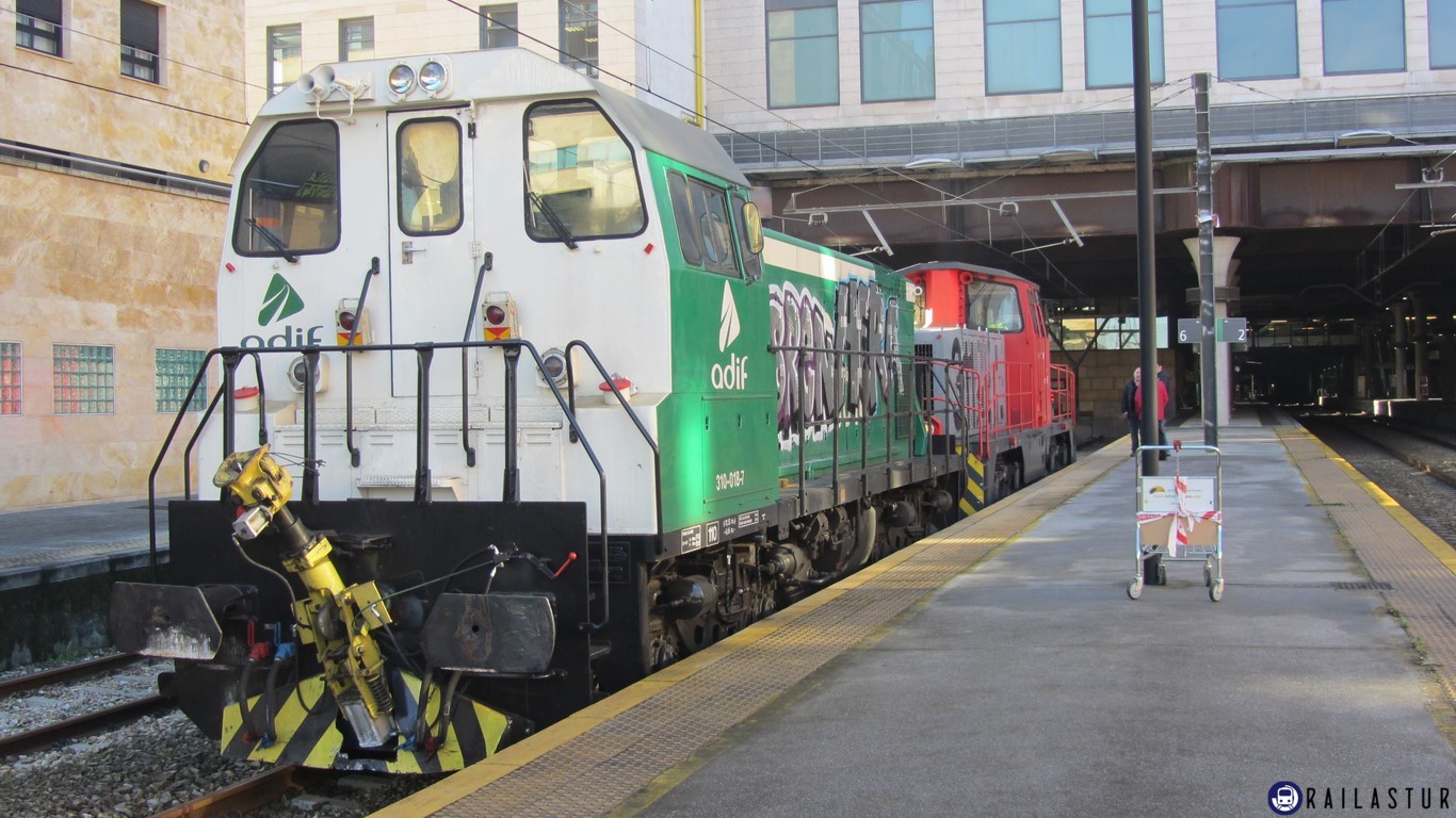 2013-01-04 Locomotoras 311 y 310 Oviedo